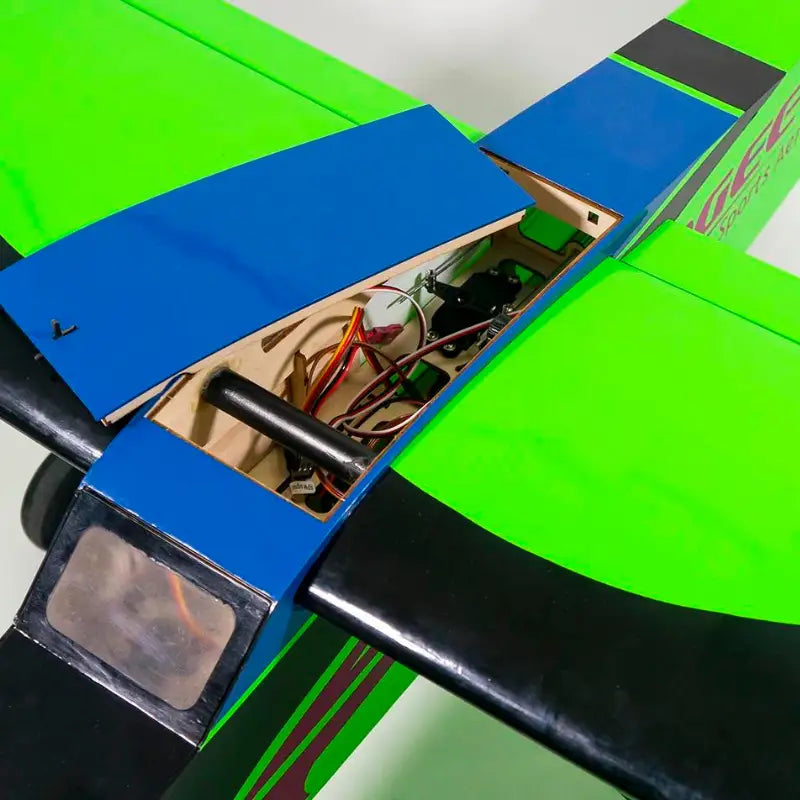 Avion Télécommandé en Bois